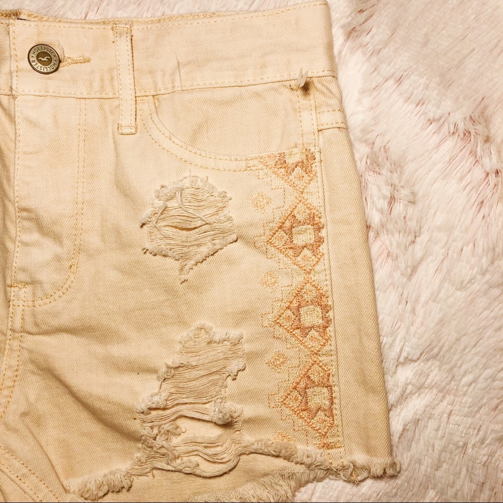 Hollister Pink Embroidered Shorts - Picture 5 of 7